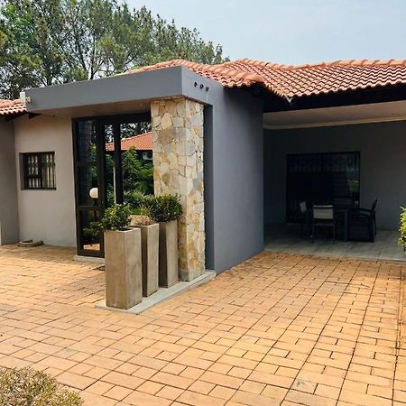 Ultimate Sky _ 2 Bedroom Villa Pretoria-Noord Exteriör bild