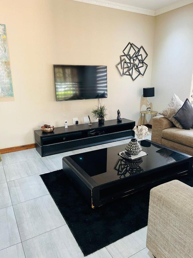 Ultimate Sky _ 2 Bedroom Villa Pretoria-Noord Exteriör bild